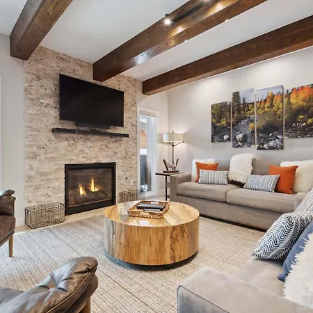 Lodge At Lionshead 380